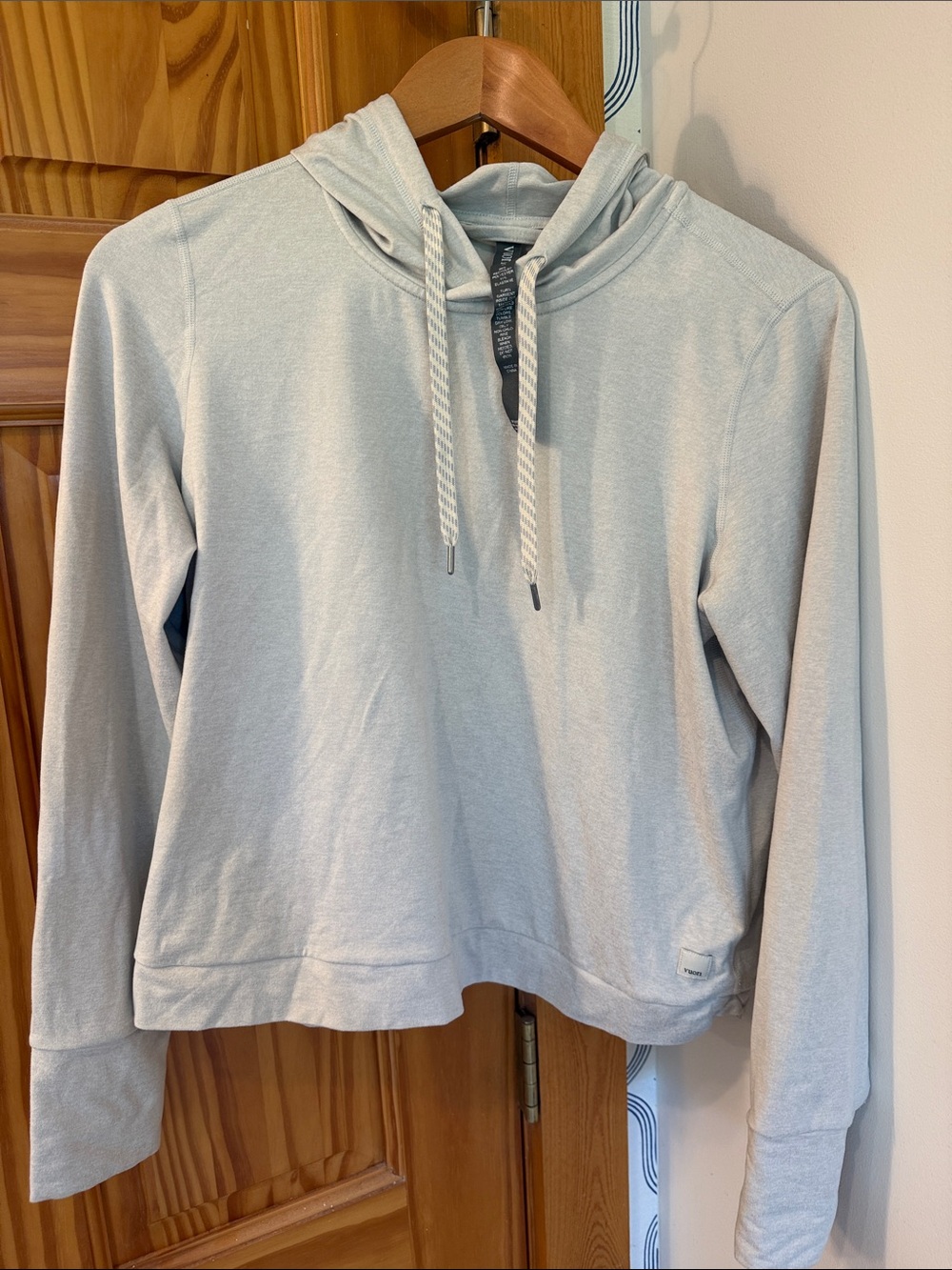 Vuori Women's Hooded Long sleeve tee